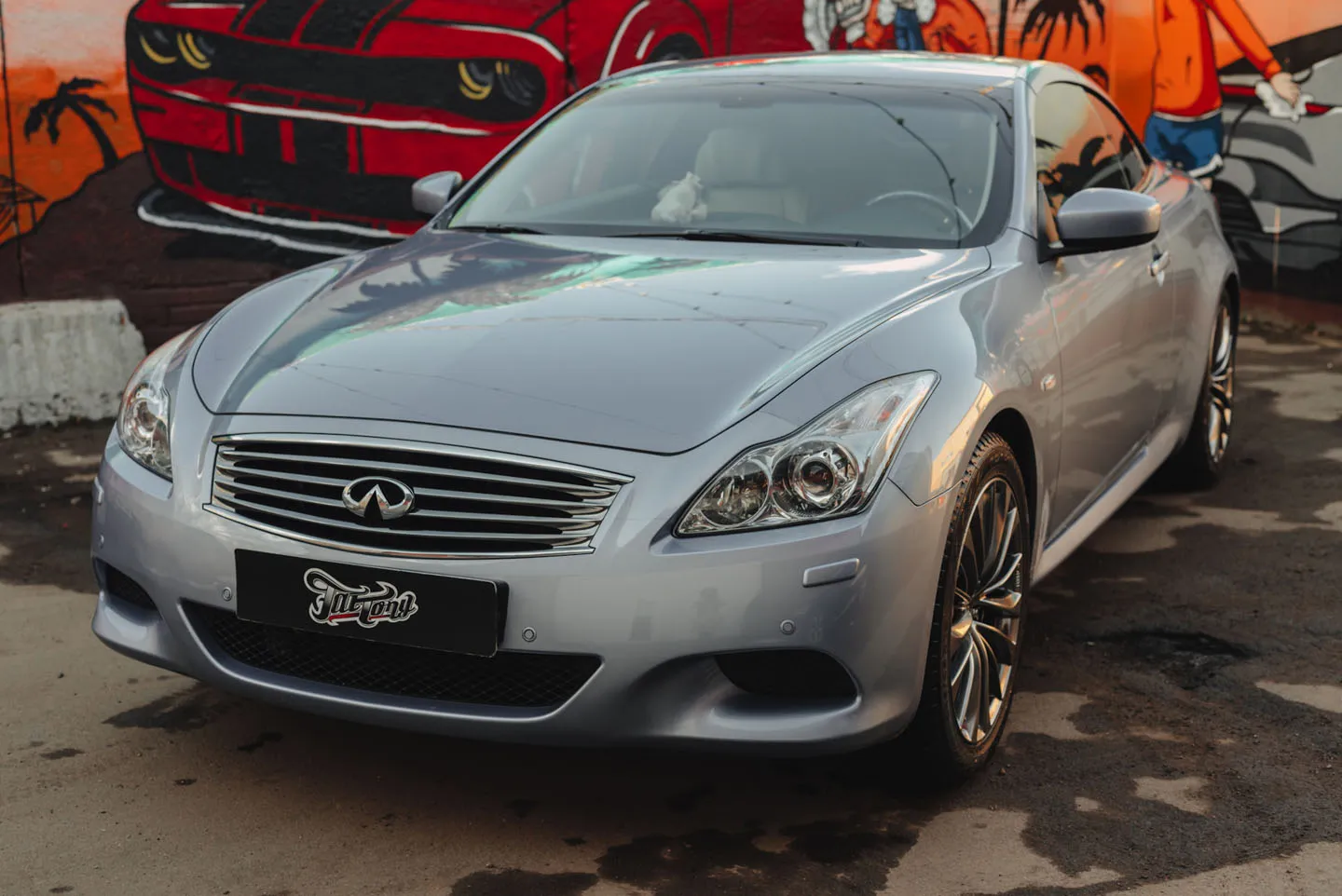 Оклейка порогов и перешив задних обивок на Infiniti G37